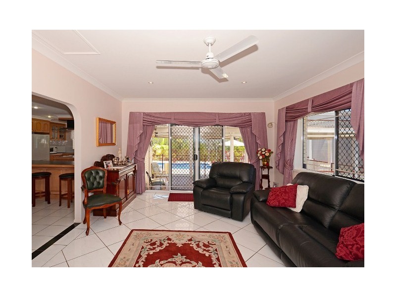 10 Cove Blvd, River Heads QLD 4655