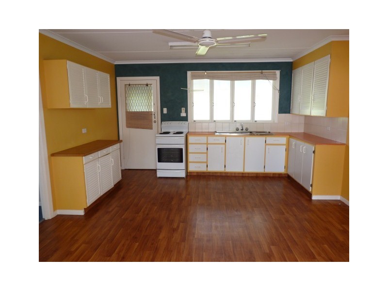 400 Esplanade, Torquay QLD 4655