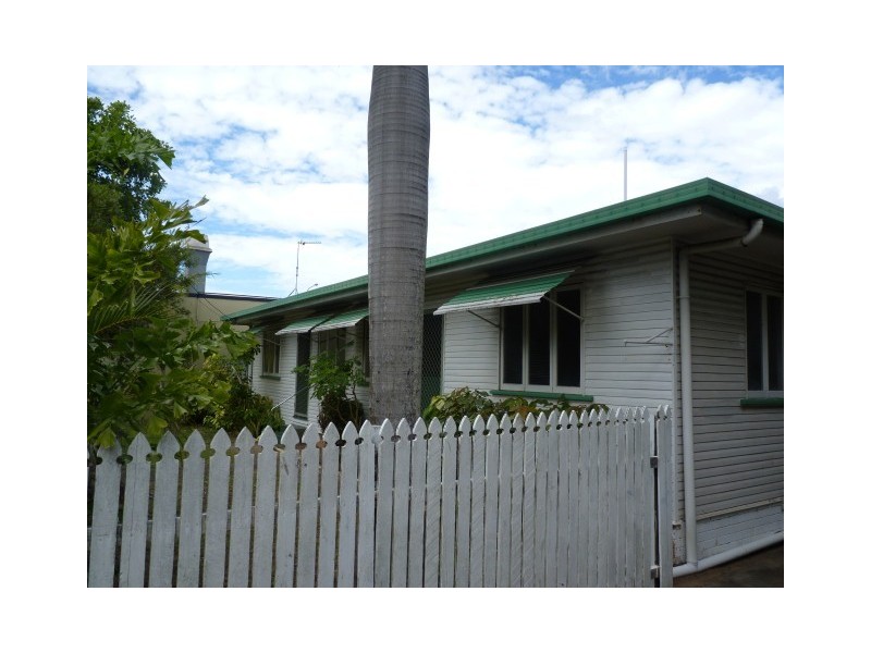 400 Esplanade, Torquay QLD 4655