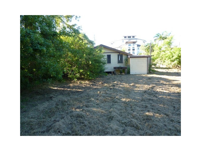 83 Cypress St, Torquay QLD 4655