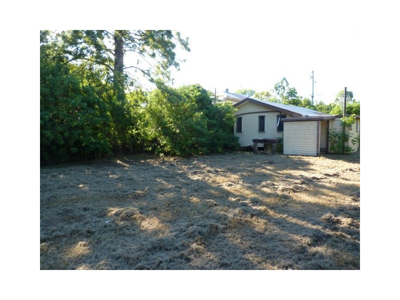 83 Cypress St, Torquay QLD 4655