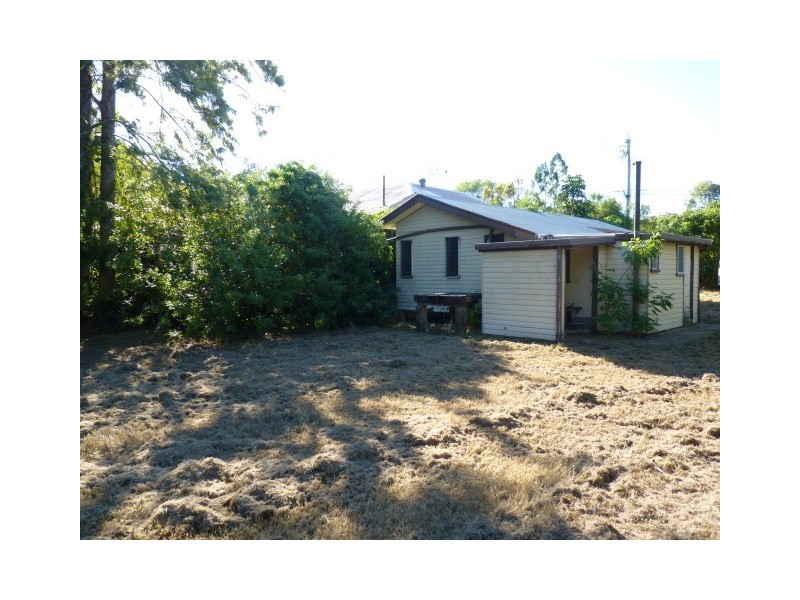 83 Cypress St, Torquay QLD 4655