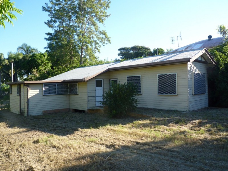 83 Cypress St, Torquay QLD 4655