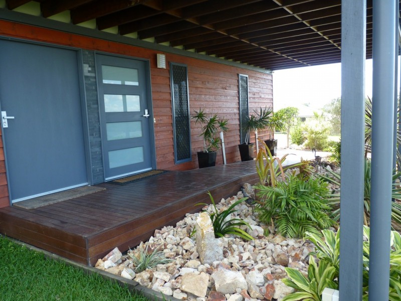 6 Sunad Crt, Nikenbah QLD 4655