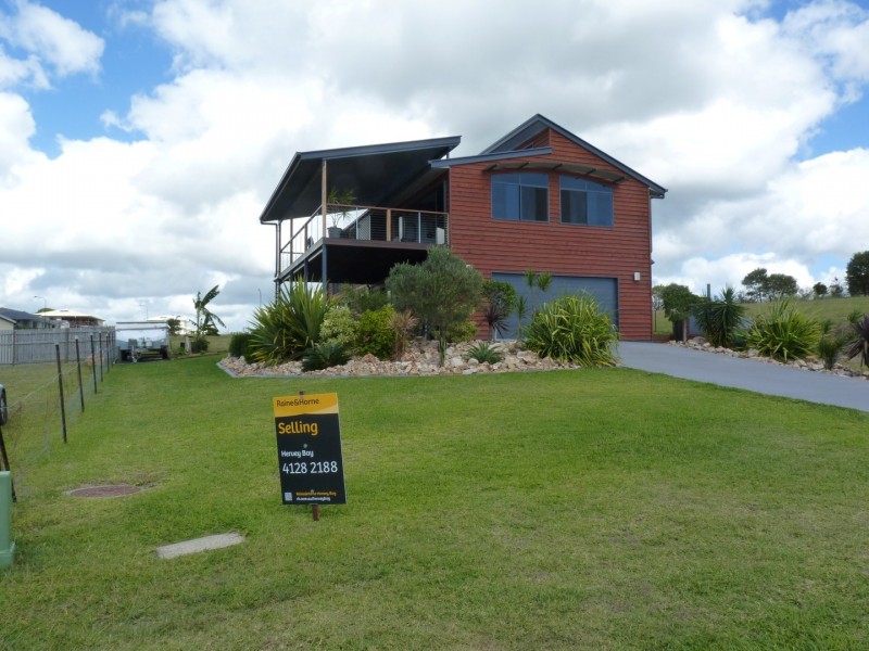 6 Sunad Crt, Nikenbah QLD 4655