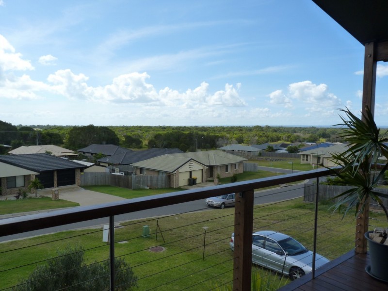 6 Sunad Crt, Nikenbah QLD 4655