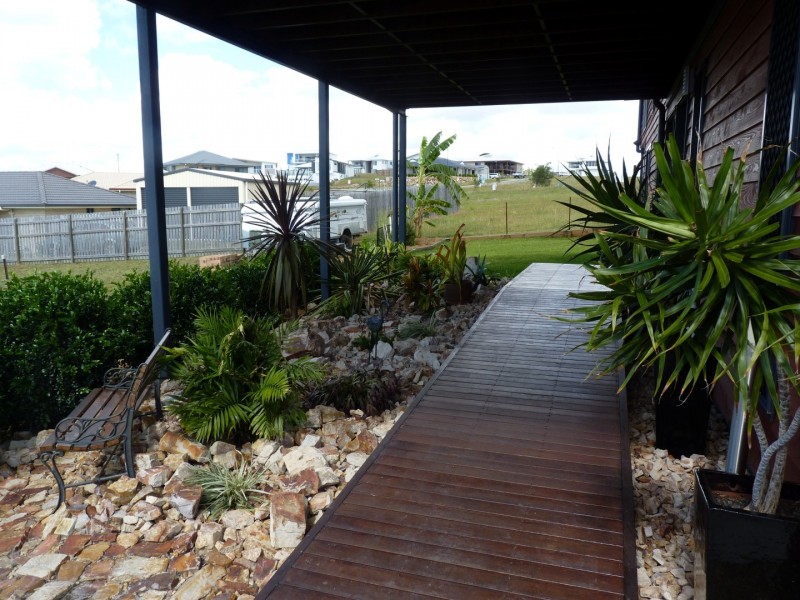 6 Sunad Crt, Nikenbah QLD 4655