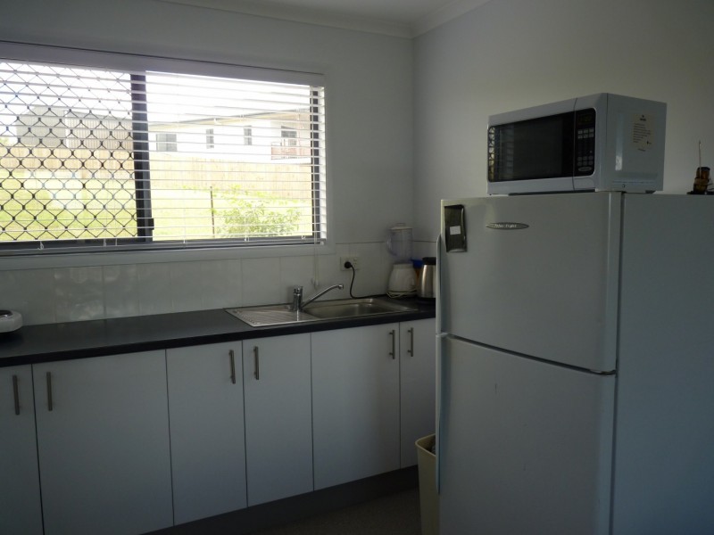 6 Sunad Crt, Nikenbah QLD 4655