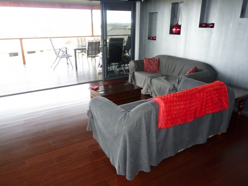 6 Sunad Crt, Nikenbah QLD 4655