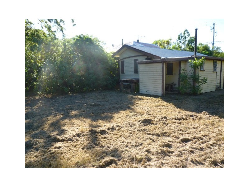 83 Cypress St, Torquay QLD 4655
