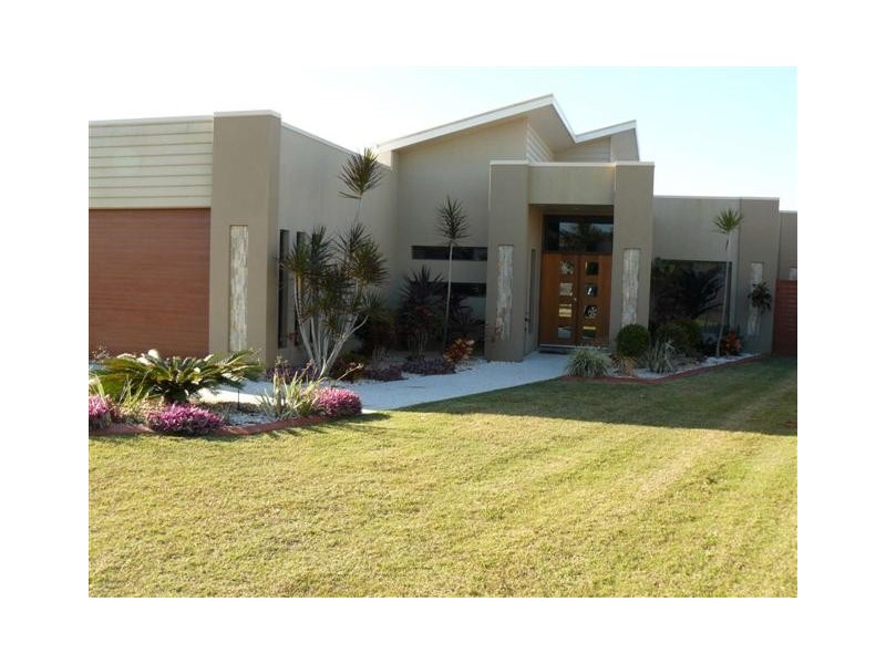 13 Pembridge Cct, Urraween QLD 4655