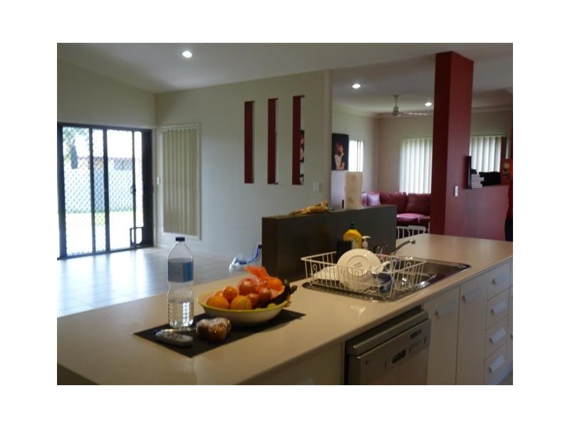 13 Pembridge Cct, Urraween QLD 4655