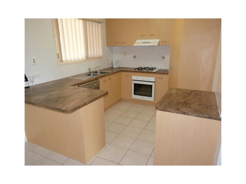 33 Anchorage Cct, Point Vernon QLD 4655