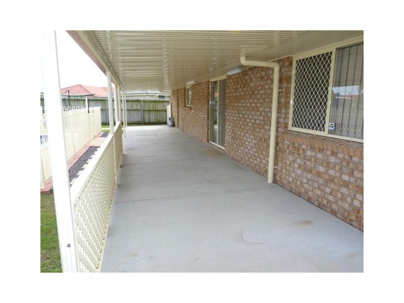 33 Anchorage Cct, Point Vernon QLD 4655
