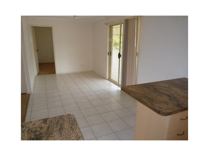 33 Anchorage Cct, Point Vernon QLD 4655