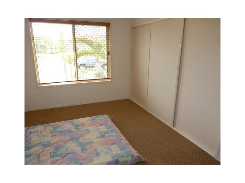 33 Anchorage Cct, Point Vernon QLD 4655