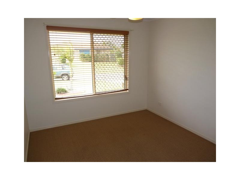 33 Anchorage Cct, Point Vernon QLD 4655
