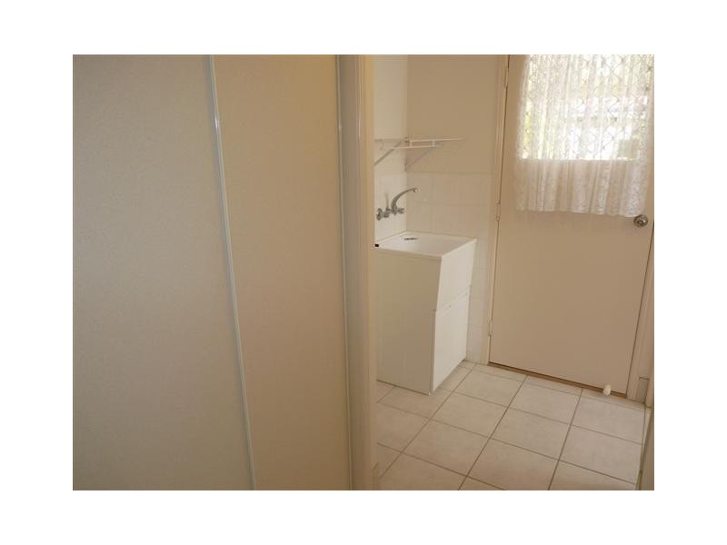 33 Anchorage Cct, Point Vernon QLD 4655