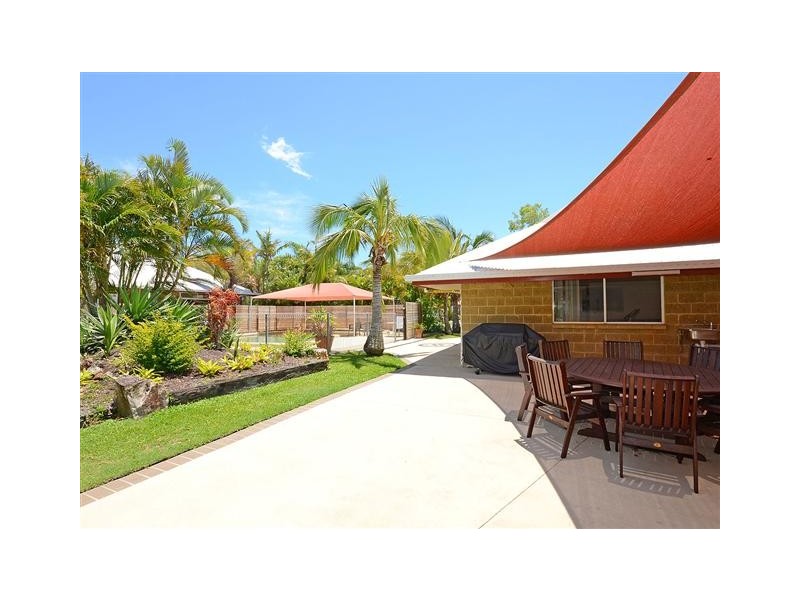 U2 / 208 Elizabeth St, Urangan QLD 4655