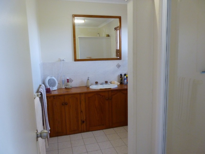 111 Kingfisher Pde, Toogoom QLD 4655