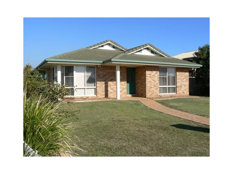 1 Cormie Crt, Urraween QLD 4655
