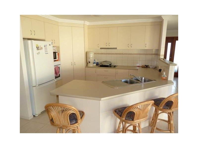 13 Harrison Cct, Urangan QLD 4655