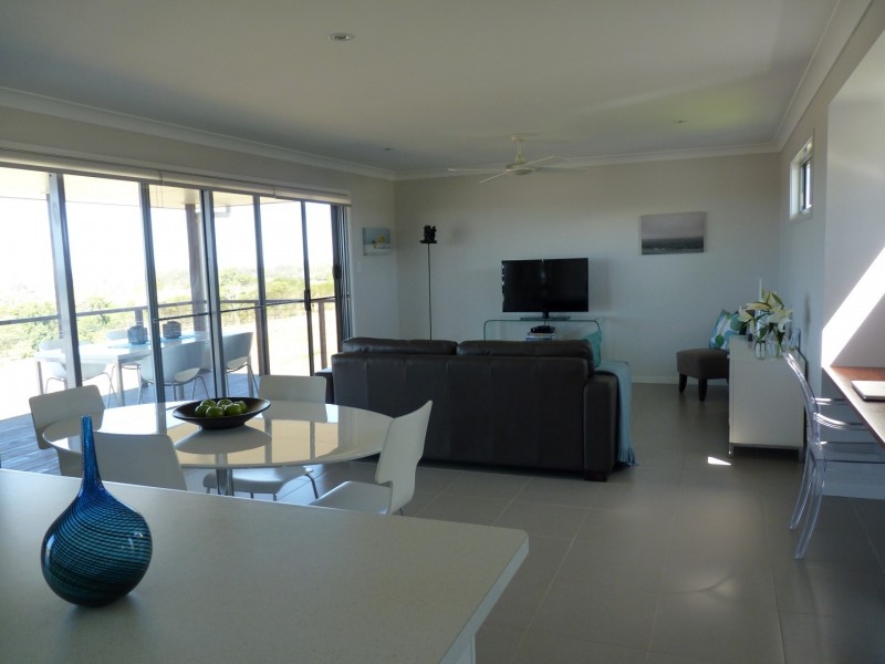 17 Sandy View Dr, Nikenbah QLD 4655