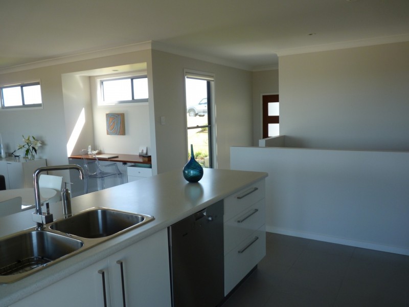 17 Sandy View Dr, Nikenbah QLD 4655