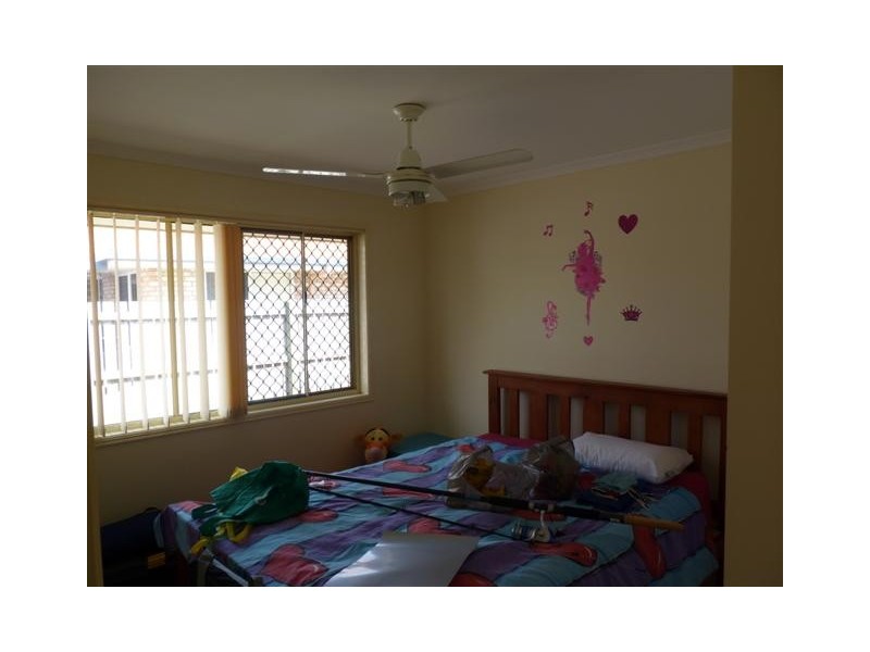 6 Kestrel Ct, Eli Waters QLD 4655