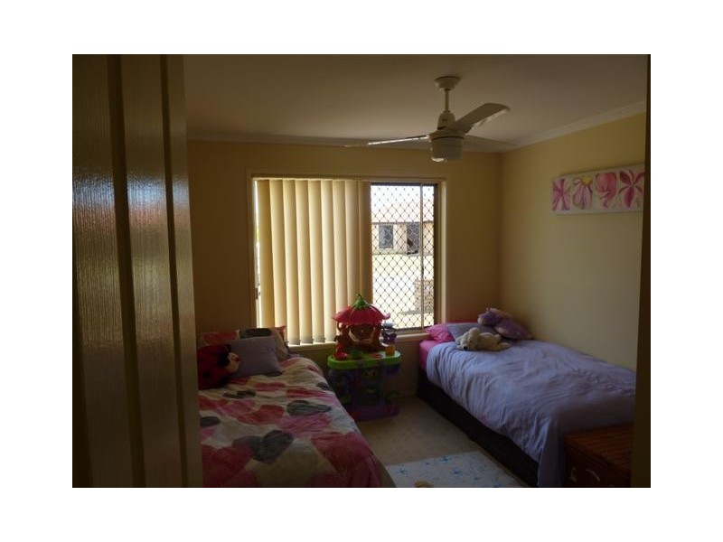 6 Kestrel Ct, Eli Waters QLD 4655