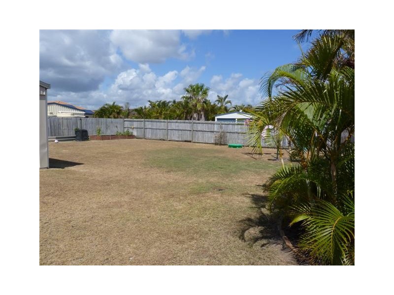 6 Kestrel Ct, Eli Waters QLD 4655