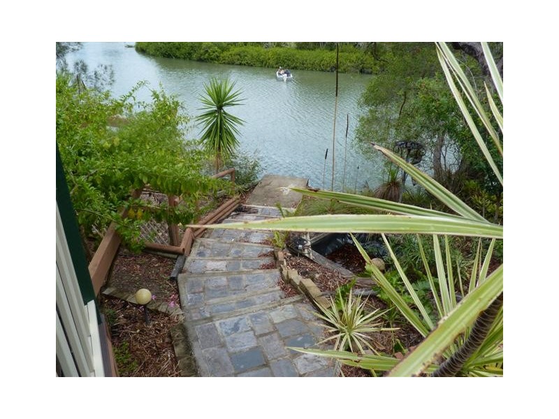 10 Jacqueline Drive, Pacific Haven QLD 4659
