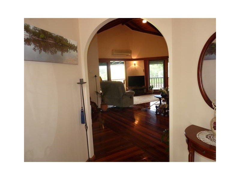 10 Jacqueline Drive, Pacific Haven QLD 4659