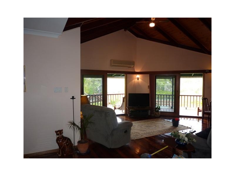 10 Jacqueline Drive, Pacific Haven QLD 4659