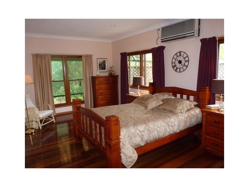 10 Jacqueline Drive, Pacific Haven QLD 4659