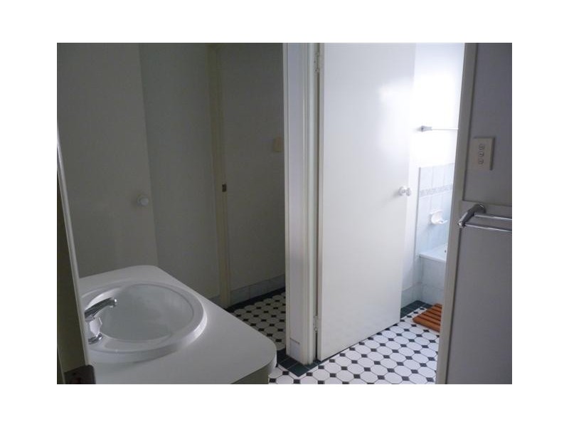19 Campbell St, Torquay QLD 4655