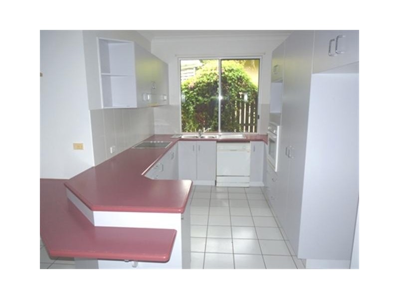 5 Gatakers Lane, Point Vernon QLD 4655
