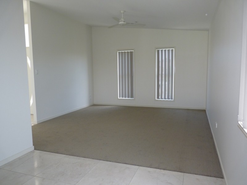 10 Coventry Ct (L212), Urraween QLD 4655