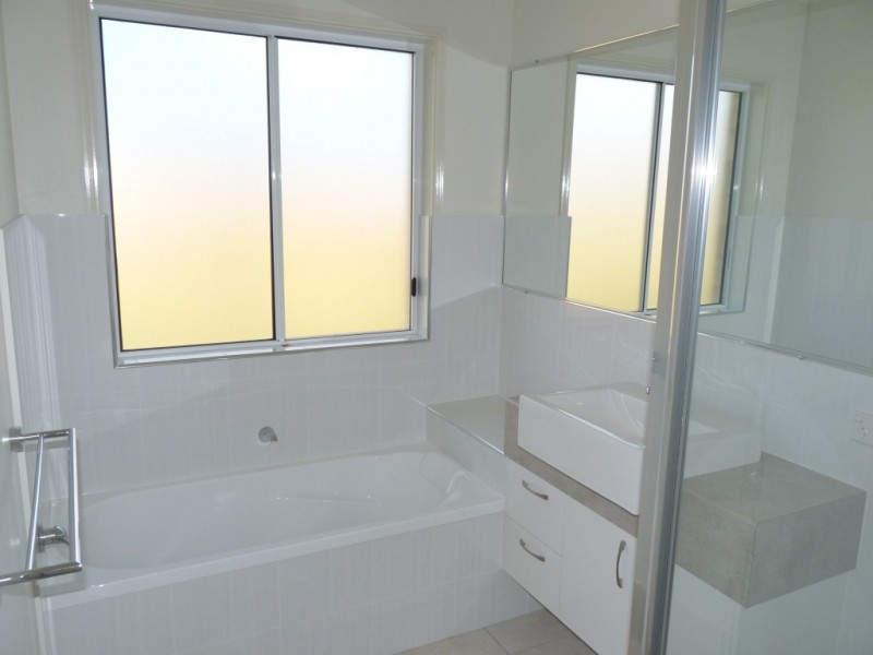 10 Coventry Ct (L212), Urraween QLD 4655