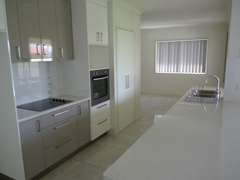 10 Coventry Ct (L212), Urraween QLD 4655