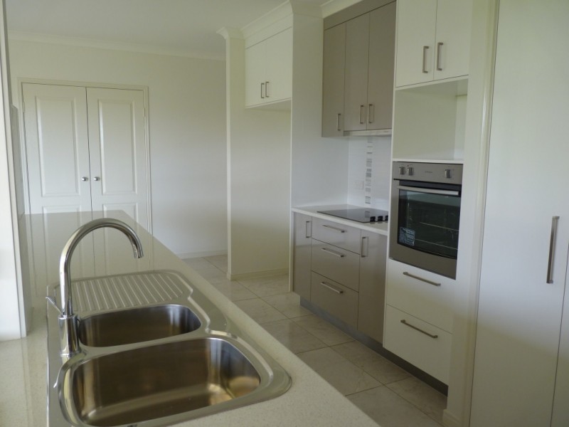 10 Coventry Ct (L212), Urraween QLD 4655