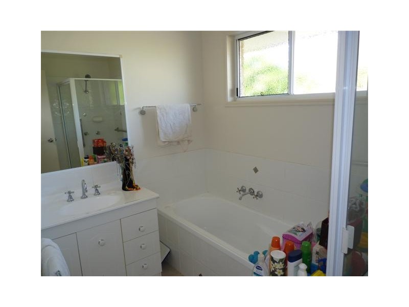 24 Bunya Court, Eli Waters QLD 4655