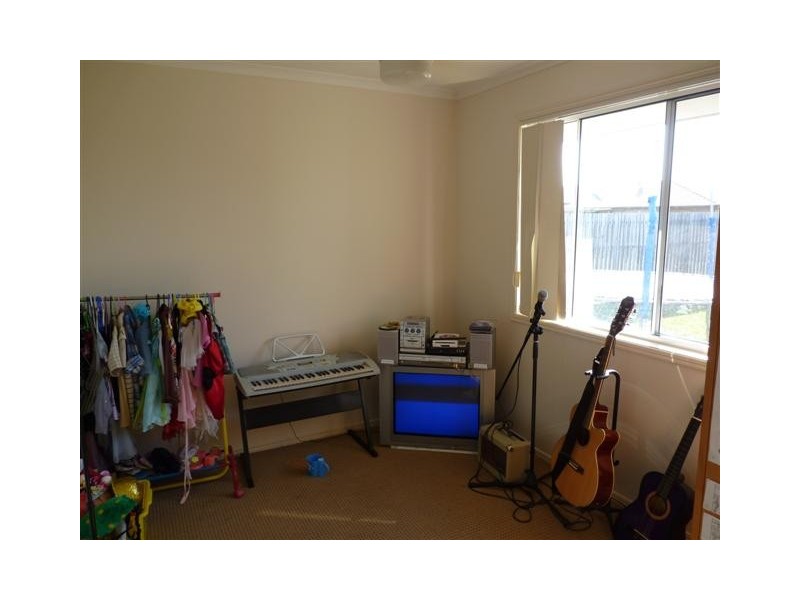 24 Bunya Court, Eli Waters QLD 4655
