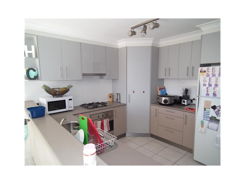 1/6 Golden Grove Court, Eli Waters QLD 4655