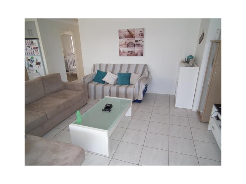 1/6 Golden Grove Court, Eli Waters QLD 4655