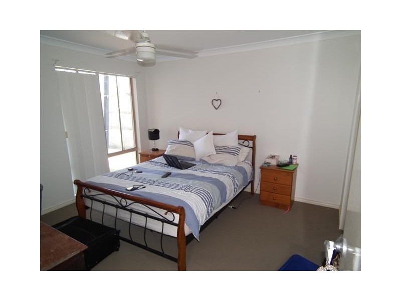 1/6 Golden Grove Court, Eli Waters QLD 4655