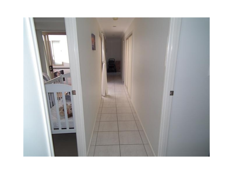 1/6 Golden Grove Court, Eli Waters QLD 4655