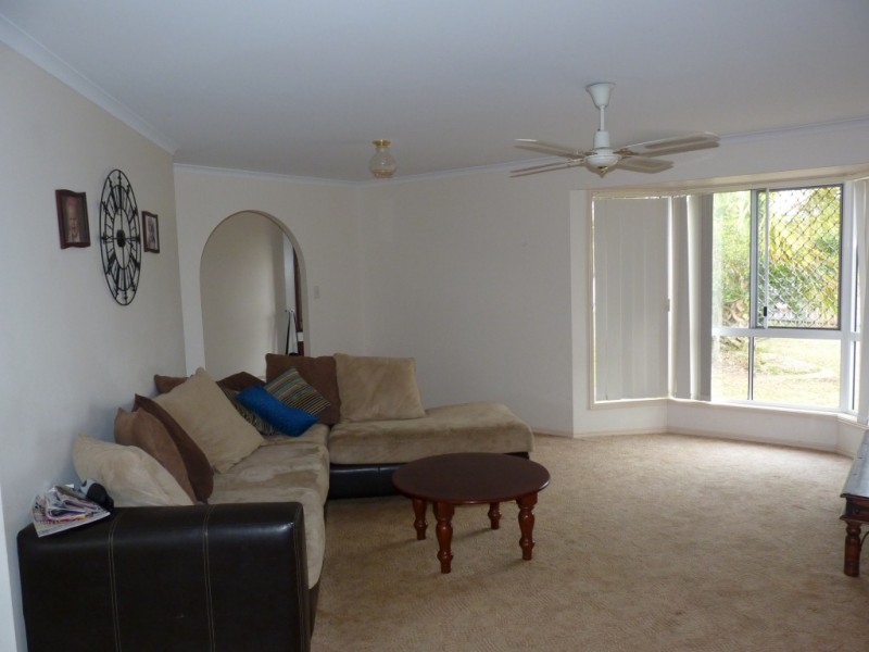 6 Oxford Place, Urraween QLD 4655