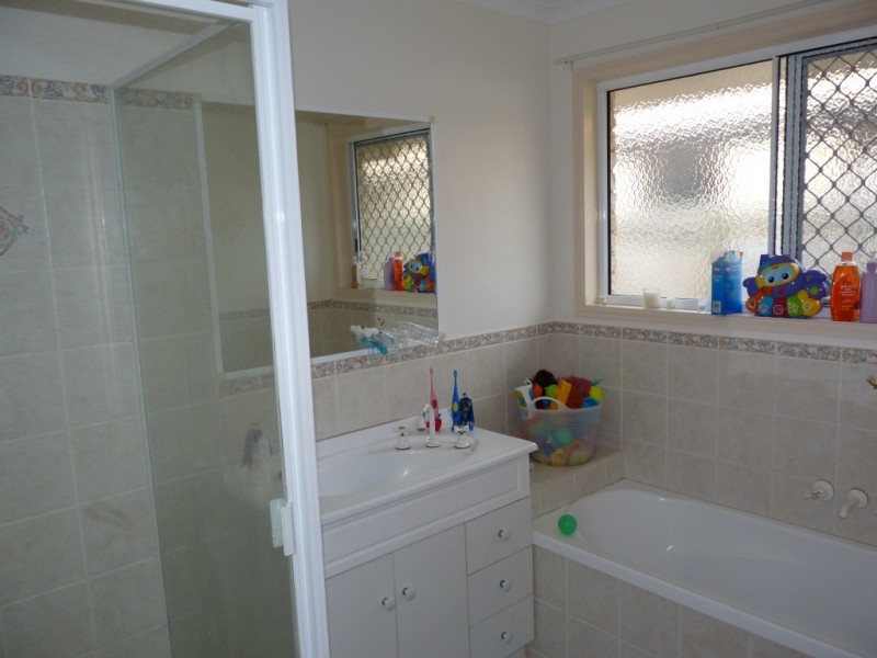 6 Oxford Place, Urraween QLD 4655