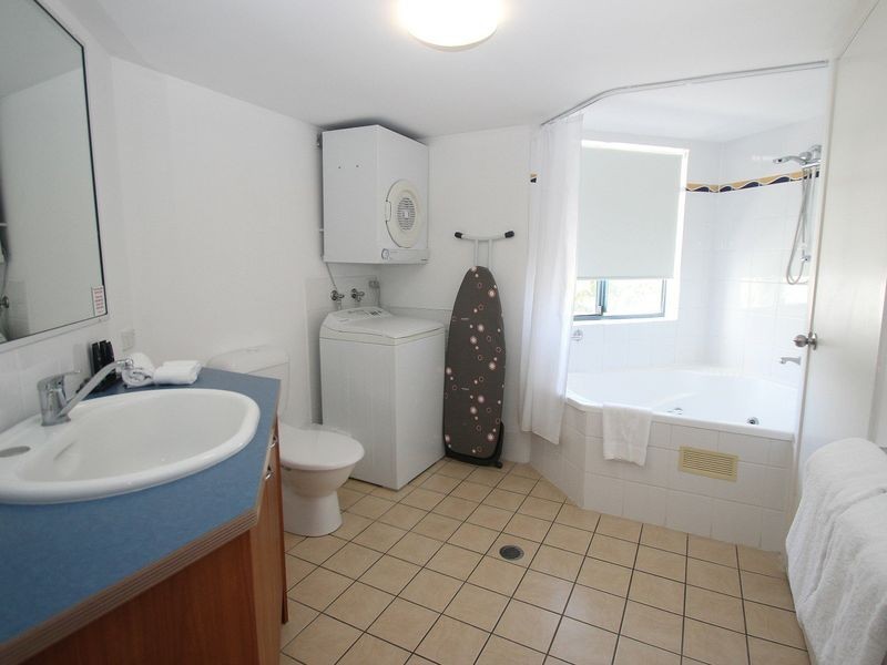 Unit 320 Buccaneer Drive, Urangan QLD 4655